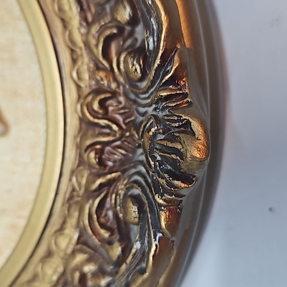 Vintage Bisque Hand Painted Relief 3d on Velvet Ornate Frame. - Picture 5 of 11